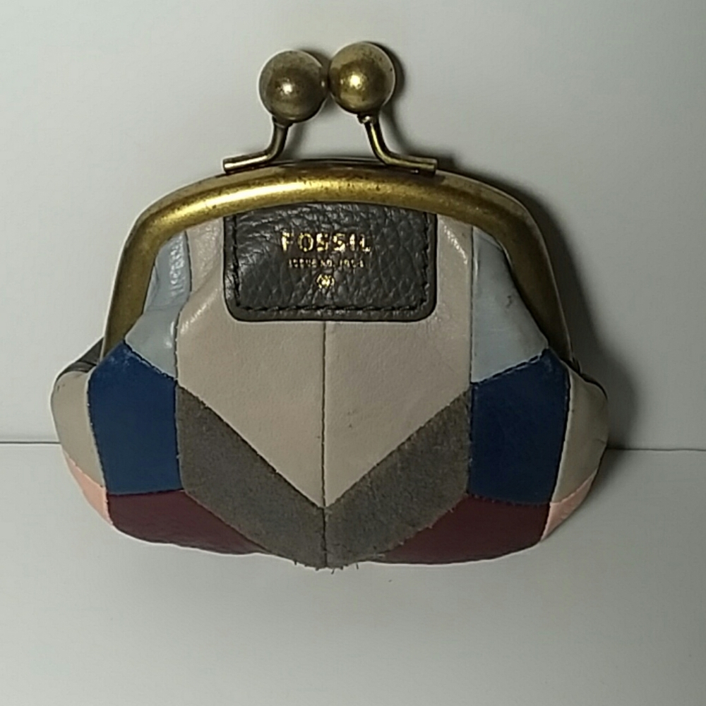 FOSSIL LEATHER KISS LOCK COIN PURSE